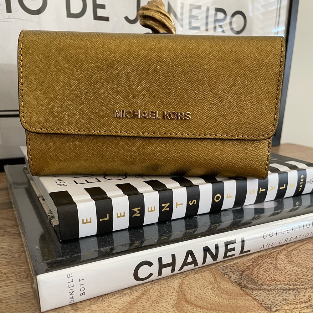 New Michael Kors Wallet